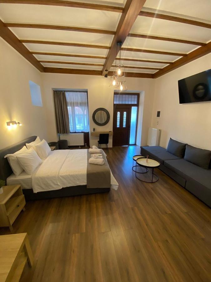 11 Luxury Apartments เมทโซโว ภายนอก รูปภาพ