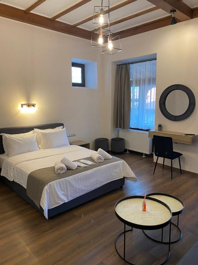 11 Luxury Apartments เมทโซโว ภายนอก รูปภาพ