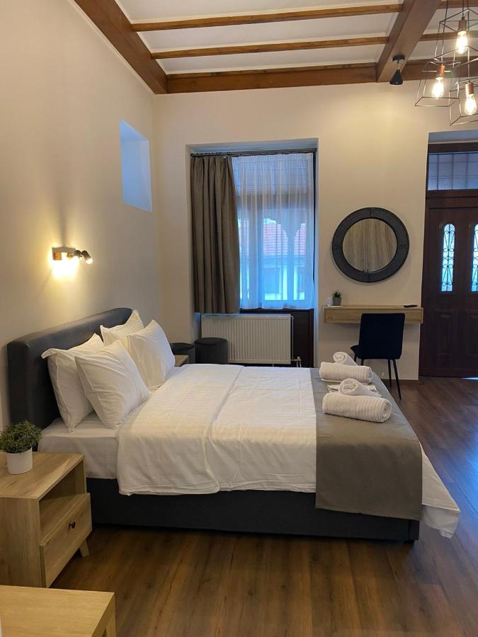 11 Luxury Apartments เมทโซโว ภายนอก รูปภาพ